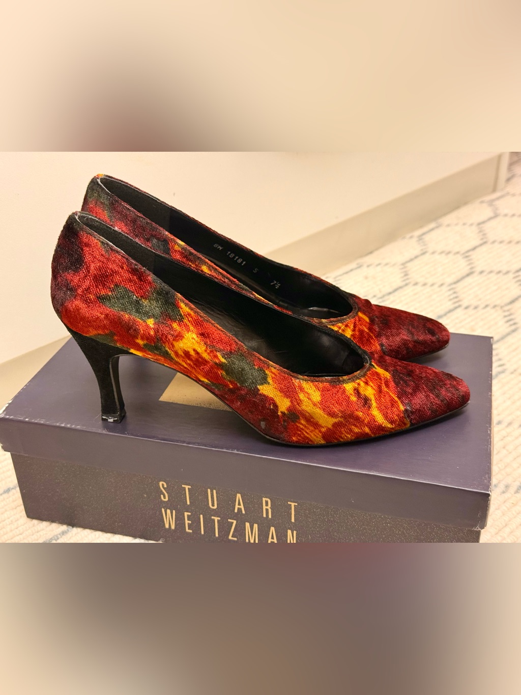 Stuart Weitzman Vintage Rare 90s Printed Abstract Floral Velvet Pointed Heel - 7